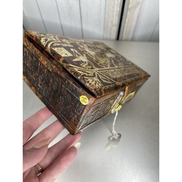VTG Egyptian Camel Leather Lock Jewelry Box Osiris King Tut Hieroglyphic Gold - Picture 5 of 11